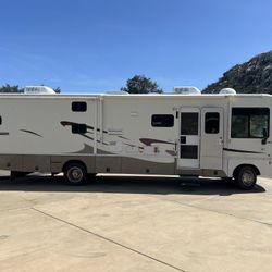 2006 Winnebago Sightseer