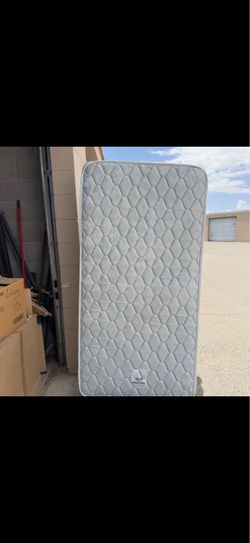 ❤️TWIN SIZE BED MATRESS-SEALLY BRAND❤️