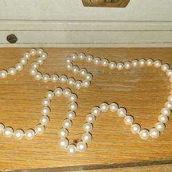 Classic Vintage Faux Pearl Strand Necklace with Gold-Tone Clasp Brown Tinted