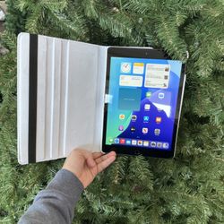 📱 Apple iPad 7th Generation – 32GB (Gray) + New Case