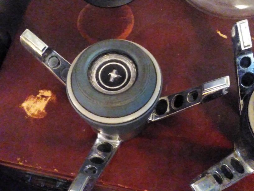MUSTANG Steering Horn