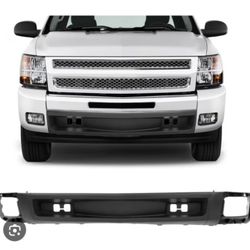 07 -13 Chevy Silverado Front Bumper Like New