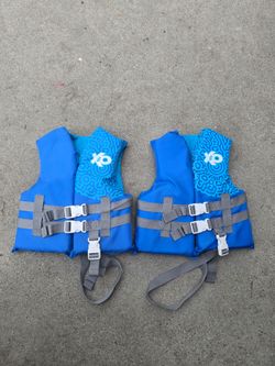 (22) LIFE Jackets $25 - $40,. Small. Medium, toddler, children,  Large To Xx-large, Last Pic Is For Under 30 Lbs.