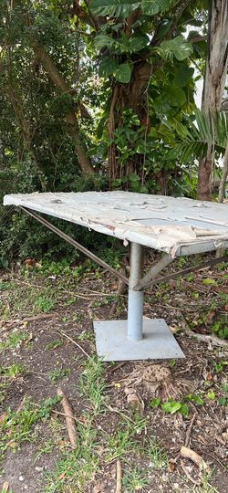 Metal Turning Table