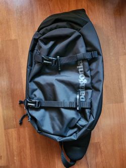 Patagonia atom 8L sling backpack black $35
