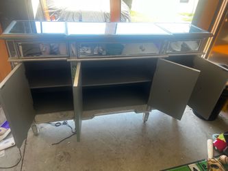 “Modern Glam Mirrored Buffet/Sideboard Cabinet – 3 Drawers, 4 Doors”