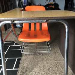 SCHOOL DESK