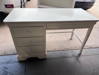 Stanley White Desk, Hutch & Chair 3-Piece Set