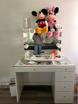 Impressions vanity