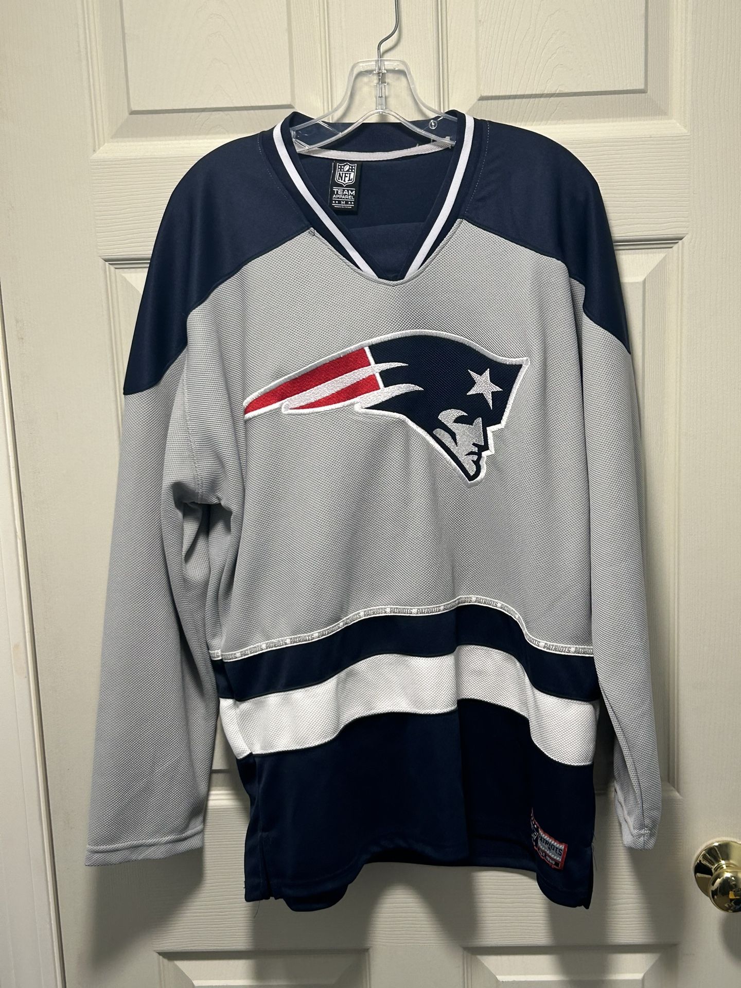 Rare NFL Apparel New England Patriots Gray Hockey Jersey Mens Medium Sewn NWT