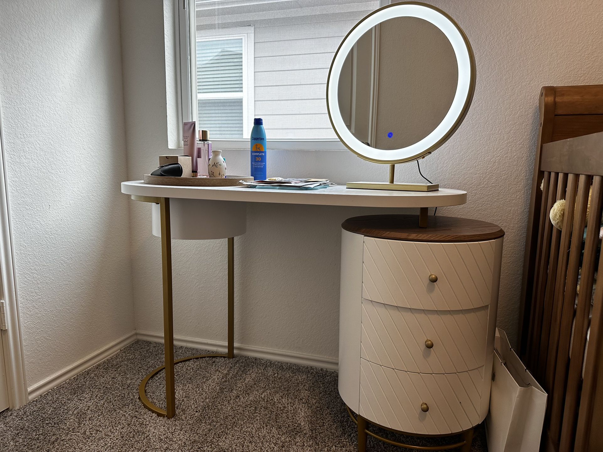 Makeup Vanity Table With LED Lighted Mirror