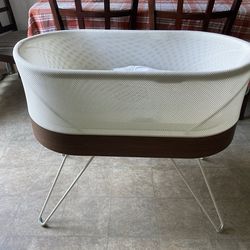 Snoo Happiest Baby Bassinet Recently Cleaned!