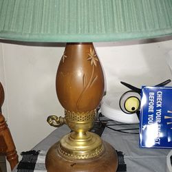 Vintage 31 Inch Wood And Brass Table Lamp 