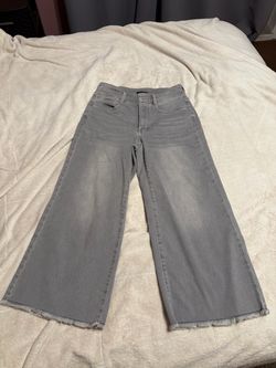 Gray Wide-Leg Cropped Jeans