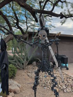 Lawn art Metal man