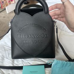 Viral Tiffany & Co Black Leather Bag. VIRAL TIKTOK 