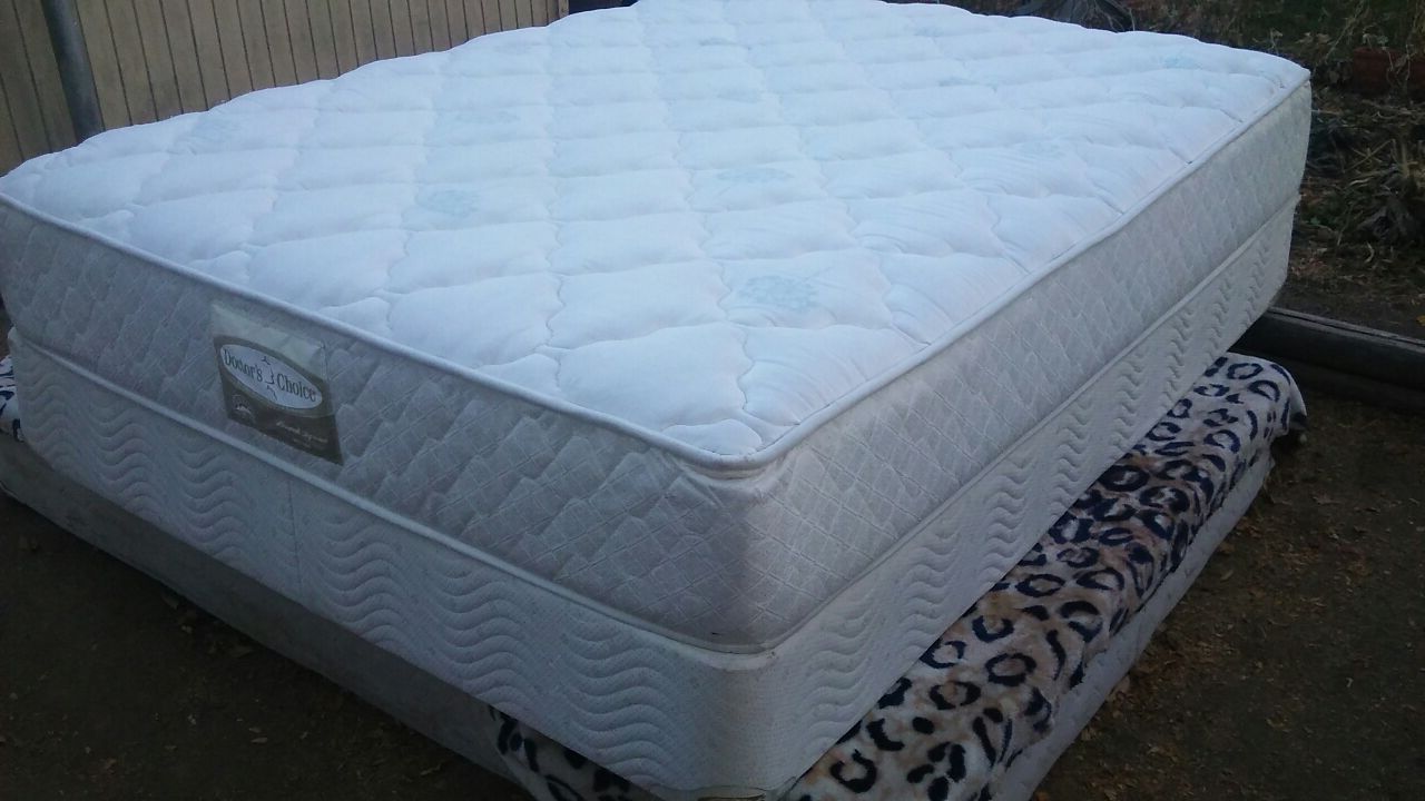 BRAND NEW Queen size Denver Mattress Monarch Supreme Plush Edition Bed Set for Sale in Aurora