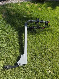 Yakima Bike Hitch (holds 3 bikes) with KEY and 1”in & 2”in Hitch Adapter