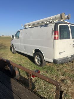 Chevy Van 2006 $ 5(contact info removed)