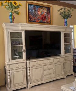 Beautiful wall unit!!!!!!!!