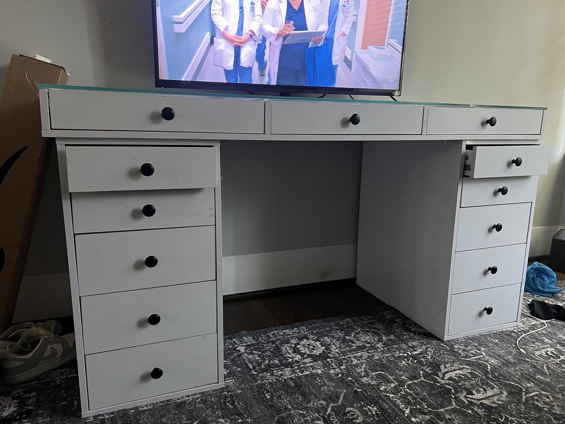 Vanity Table Impression Vanity