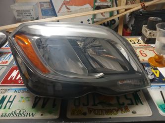 13-15 Merced GLK 250 350 Right passenger side Halogen Headlight