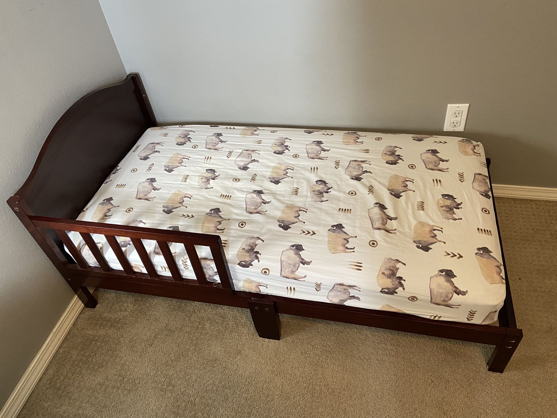Toddler Bed With Sealy Crib/Toddler Mattress