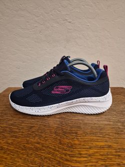 Skechers Ultra Flex 3.0 - New Horizons Athletic Running Shoes
Women's Size US 9.5