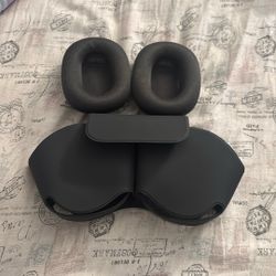 airpods max case and earmuffs 