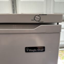 Magic Chef Upright Freezer 