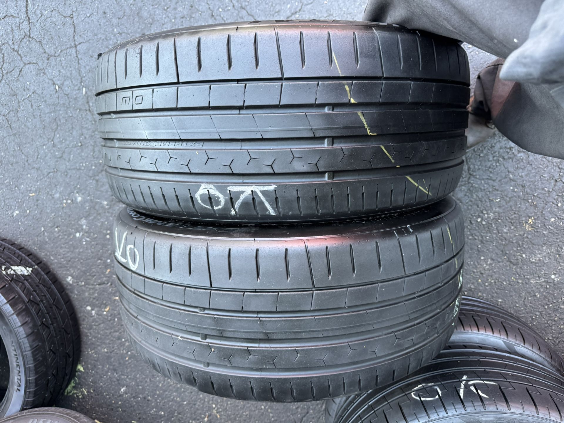 I Have 2 Tires 255-40-20 Continental Good Condition $140 For Both Mounted And Balanced 
