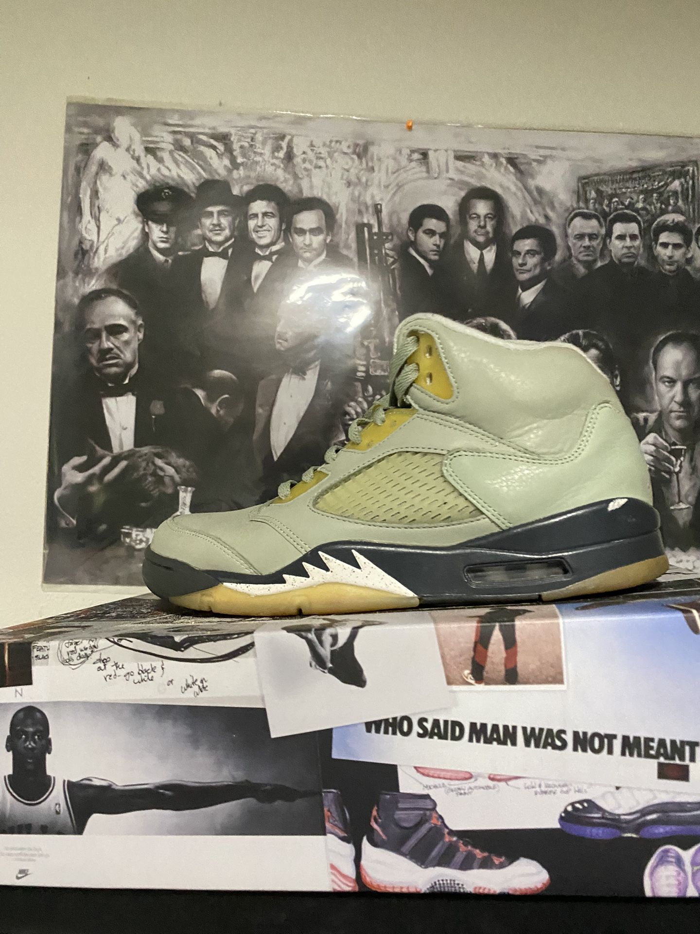 The Air Jordan 5 Retro ‘Jade Horizon’ delivers a pastel colorway of Tinker Hatfield’s 1990 design.