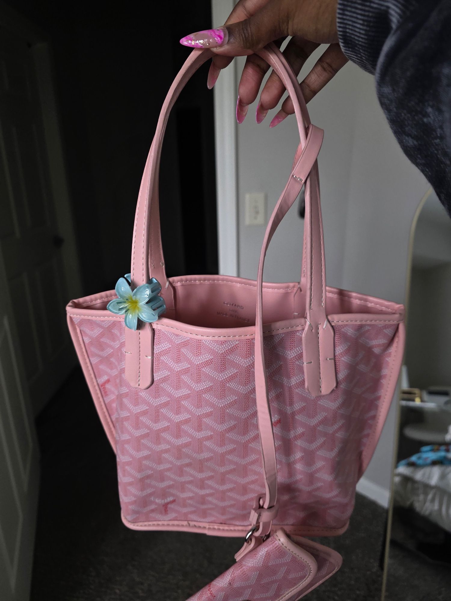 pink tote bag