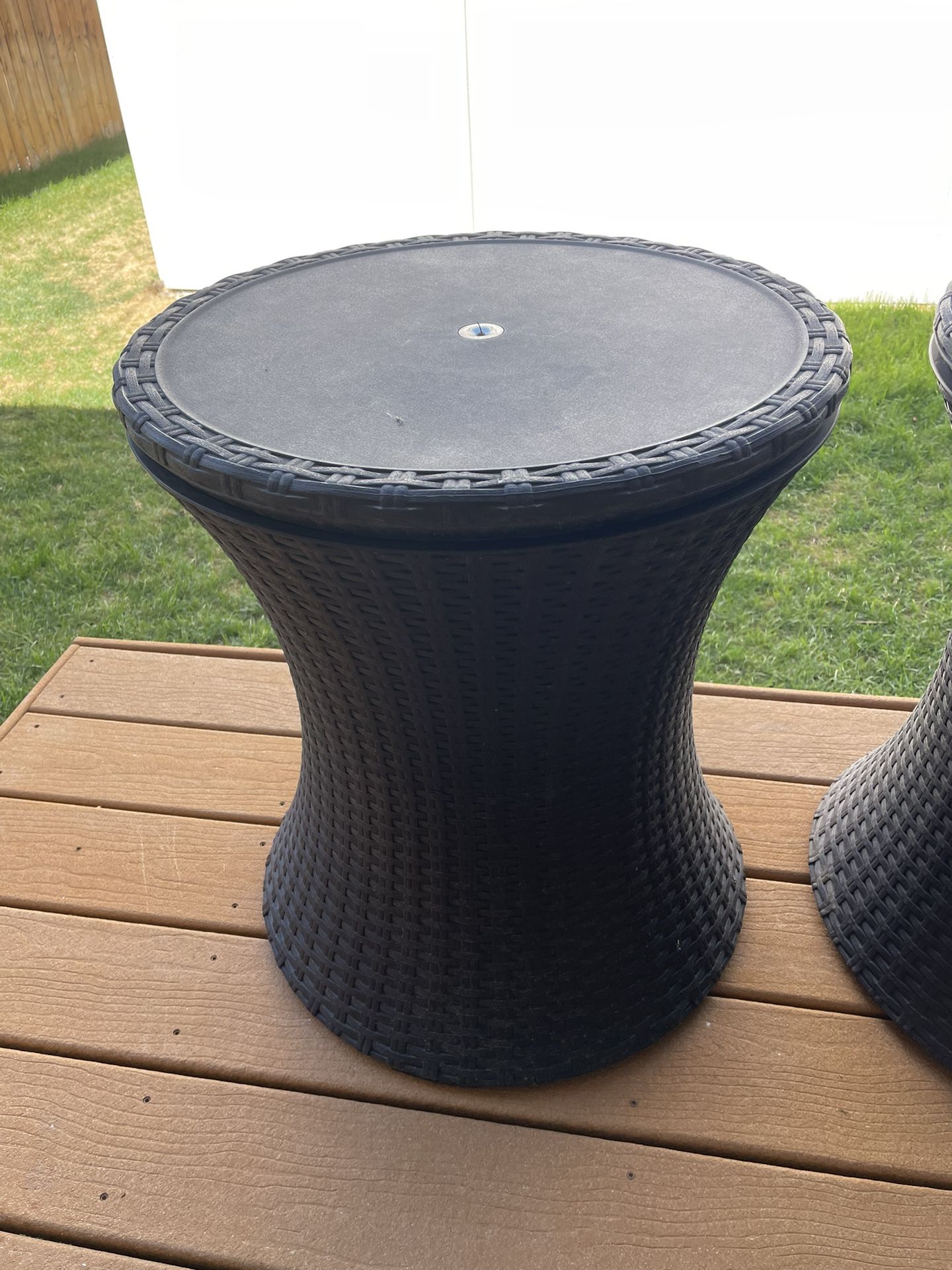 Keter Rattan Cool Bar Outdoor Patio Furniture and Hot Tub Side Table with 7.5 Gallon Beer and Wine
