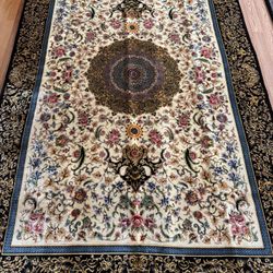 4’.11” X 7’.6” Art silk Persian Qum design fine rug