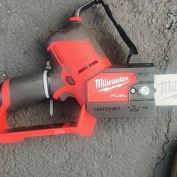 M12 Fuel Hatchet Milwaukee Chainsaw