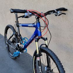 NICE TREK CARBON FIBER FULL SUSPENSION MOUNTAIN BIKE 