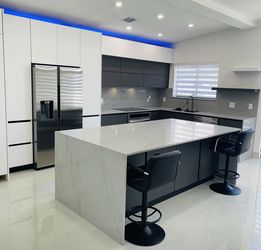Custom Kitchen Cabinets