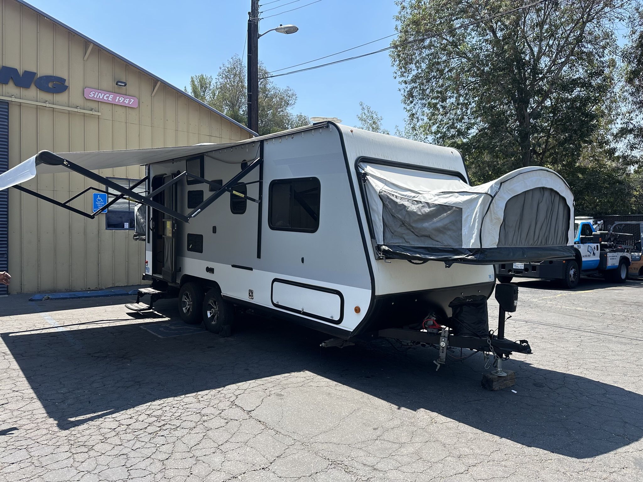 Jayco 22ft Travel Trailer (2028)