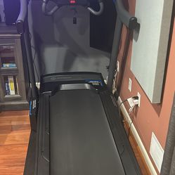 Horizon treadmill