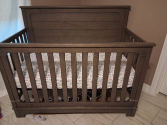 Simmons slumber time crib