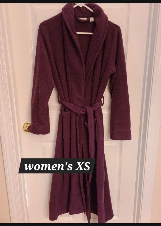 Women's Xs Fleece Robe