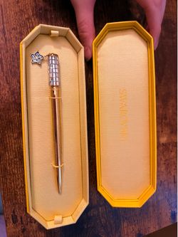 Swarovski gold pen with butterfly charm #luxury #jewelry
