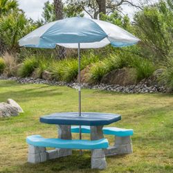 Step2 Sun & Fun Picnic Table with Umbrella