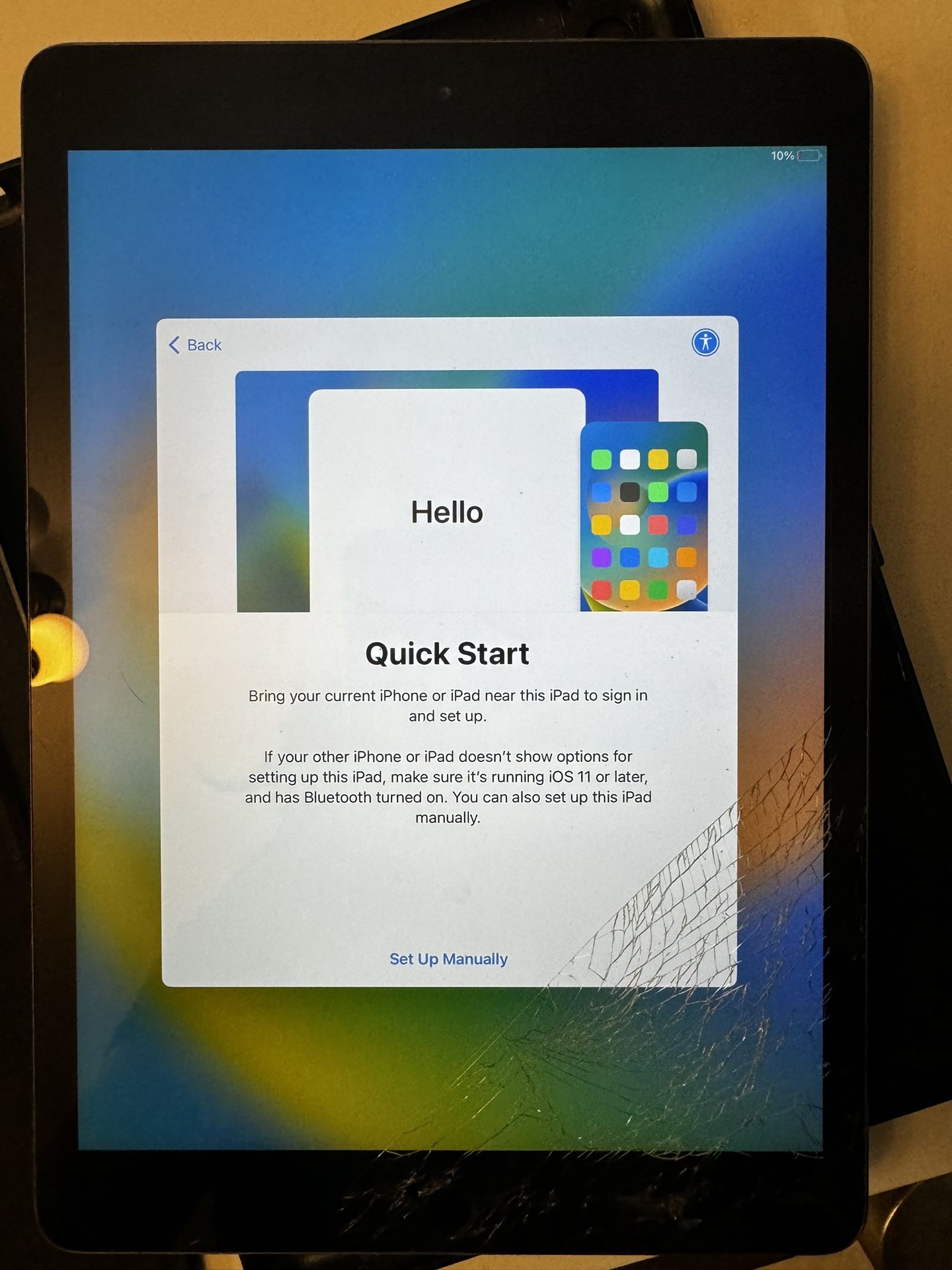 iPad 7th Generation 32GB black Cracked