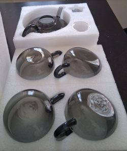 Tea Pot and Cup Set