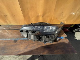 2021 2022 Toyota Sienna Left Side Headlight