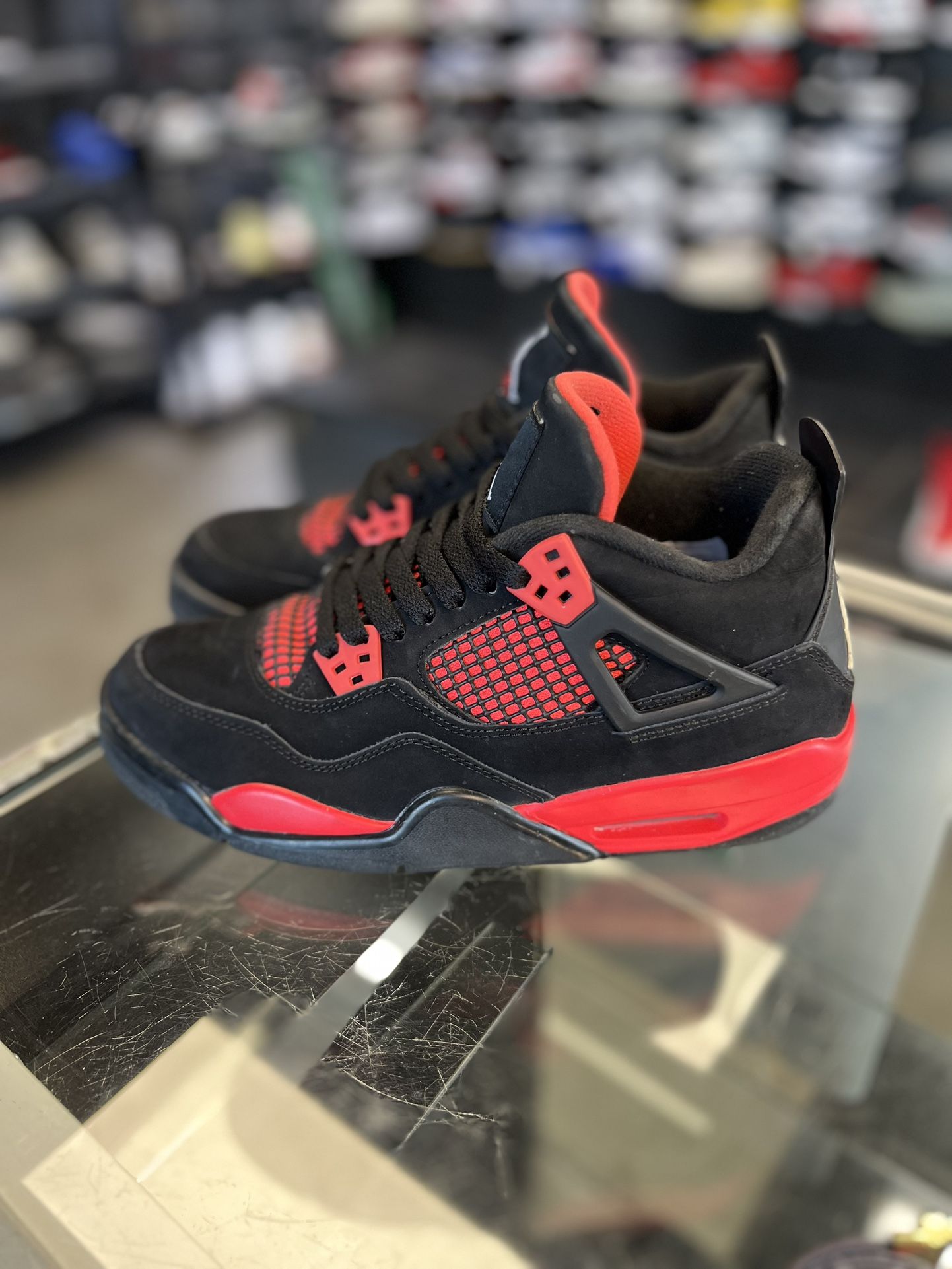 Jordan 4 “Red Thunder” (gs) Size 7y /8.5w