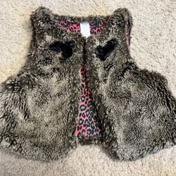 Faux fur toddler girl vest, size 24 months