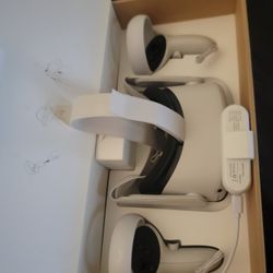 Meta Quest 2 In Box With Clip On External Battery